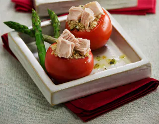 Tomates rellenos con atun