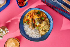 Sardina con leche de coco y farofa de plátano